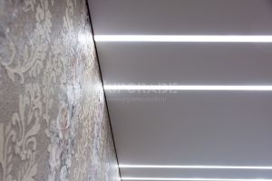 Световые линии в натяжных потолках в Орле